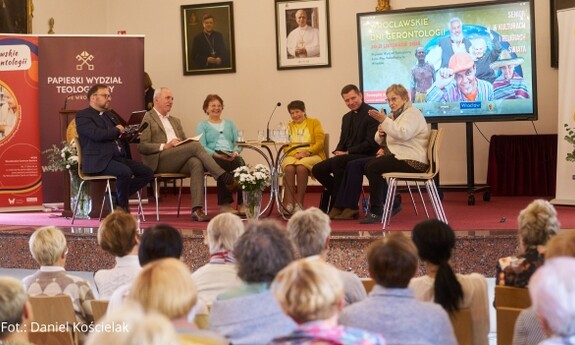 V Wrocławskie Dni Gerontologii — „Senior w kulturach i religiach świata”